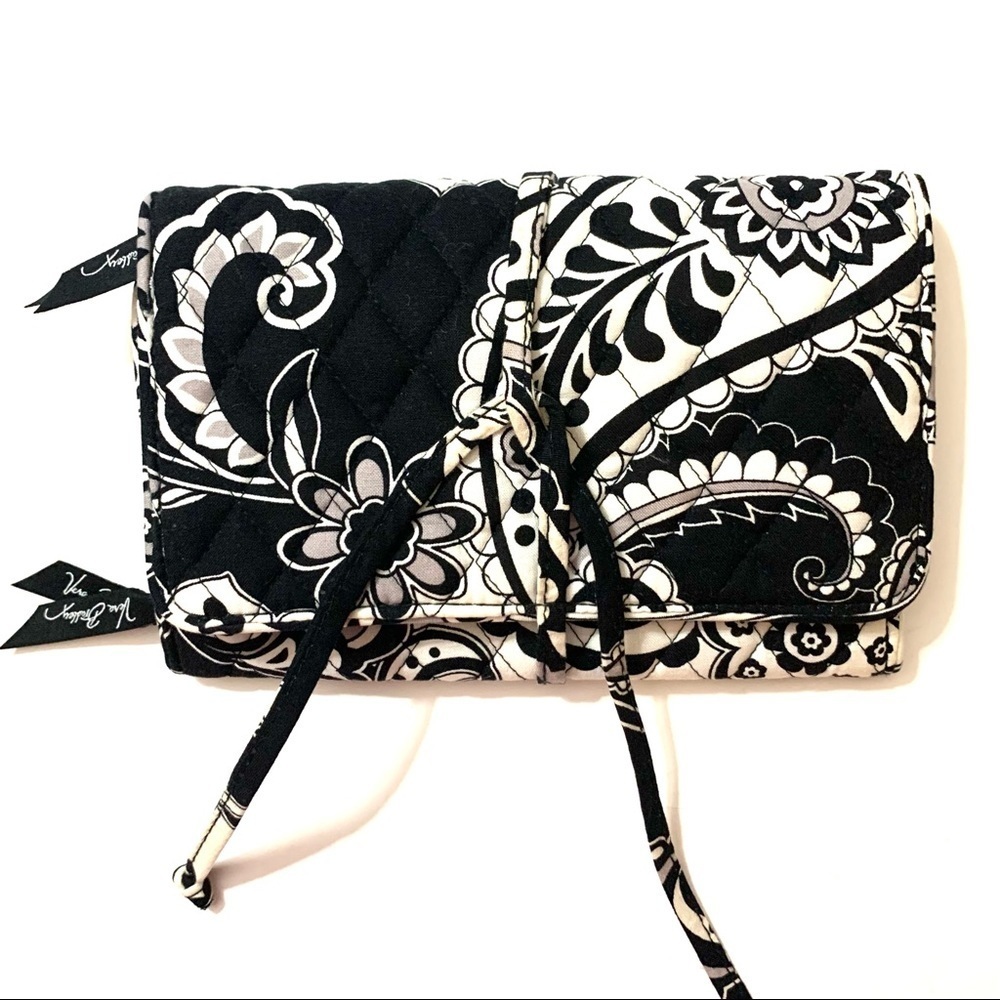 VERA BRADLEY Jewelry Case Folio
in Recycled Cotton, black, white and gray